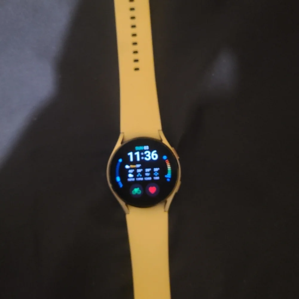 Samsung Galaxy4 40mm Silver and White Smartwatch